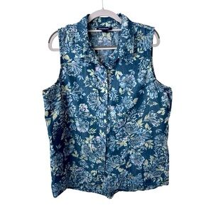 Bandolino sleeveless button down top.  
Size: Large